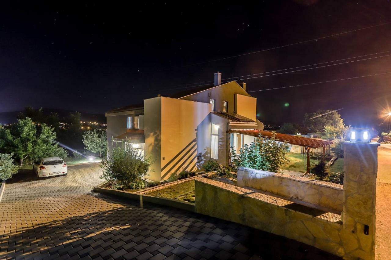 Luxury Villa Nadalina-Dicmo Dugopolje Εξωτερικό φωτογραφία