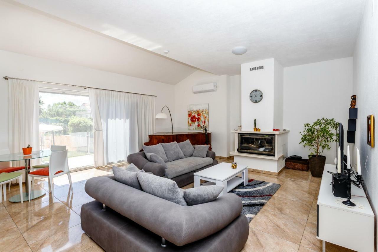 Luxury Villa Nadalina-Dicmo Dugopolje Εξωτερικό φωτογραφία