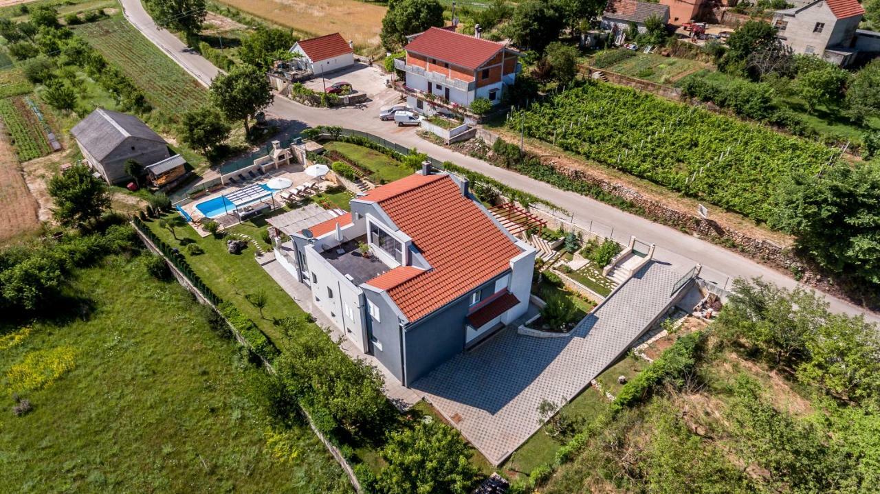 Luxury Villa Nadalina-Dicmo Dugopolje Εξωτερικό φωτογραφία