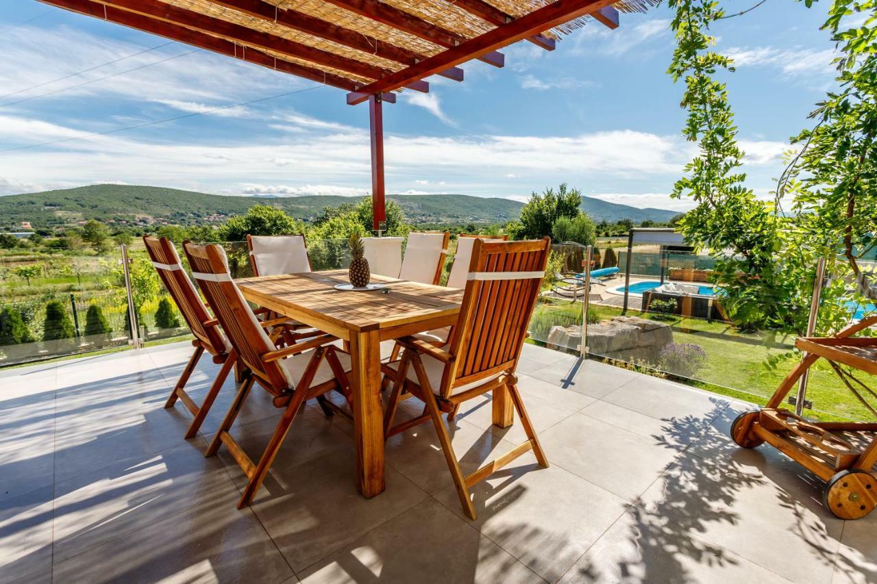 Luxury Villa Nadalina-Dicmo Dugopolje Εξωτερικό φωτογραφία